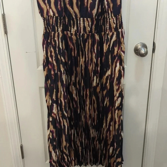 Sofia Jeans Women's Pleated Midi Dress, 49" Length, - Picture 9 of 10